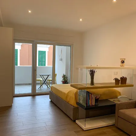 Domus13-with Private Parking Apartmán *
