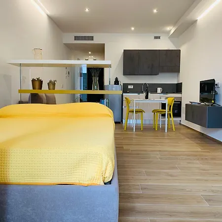 Domus13-with Private Parking *