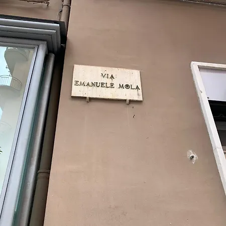 Domus13-with Private Parking Apartmán *