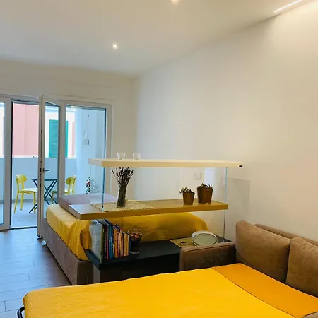 Apartmán Domus13-with Private Parking Bari