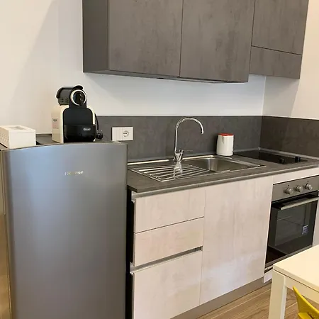 Domus13-with Private Parking Apartamento