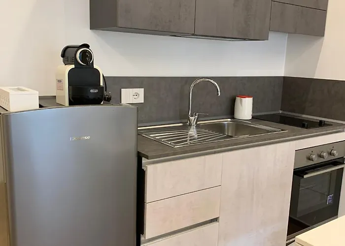 Domus13-with Private Parking Apartmán