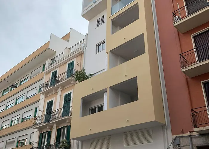 Domus13-with Private Parking * Bari