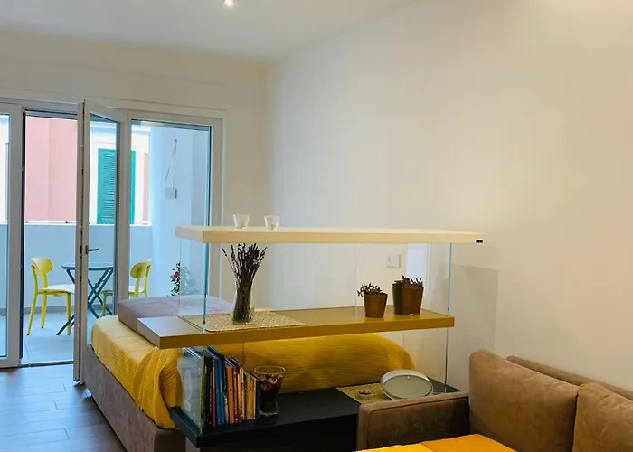 Apartmán Domus13-with Private Parking Bari
